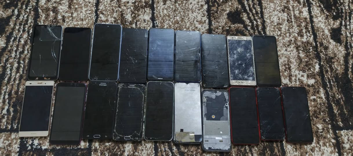 سلام عليكم بوردات ابيع
ابيع شلعه مابيع مفرد شلعه ❗❗
الاجهز اعطل مختلفه ماكو عطل واحد اكو شاشه
اكو آيس شحن بس اغلبهن شاشات
العد 34 جهاز  شراي اتفظل وتساب توصيل موجود
*********** الايفونات امرأتي
