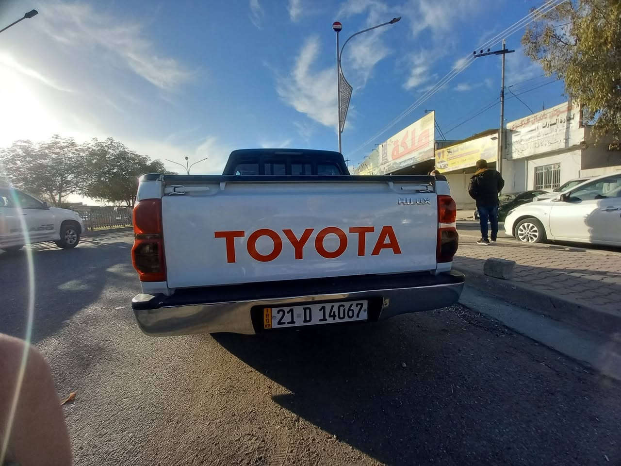 السلام عليكم هايلوكس موديل ١٥ كير اوتو رقم سلمانيه شاصي ١٢ دفتر بنزين موجود سعر ٢١٥ وبيها مجال  مكاني كركوك  رقم ***********
