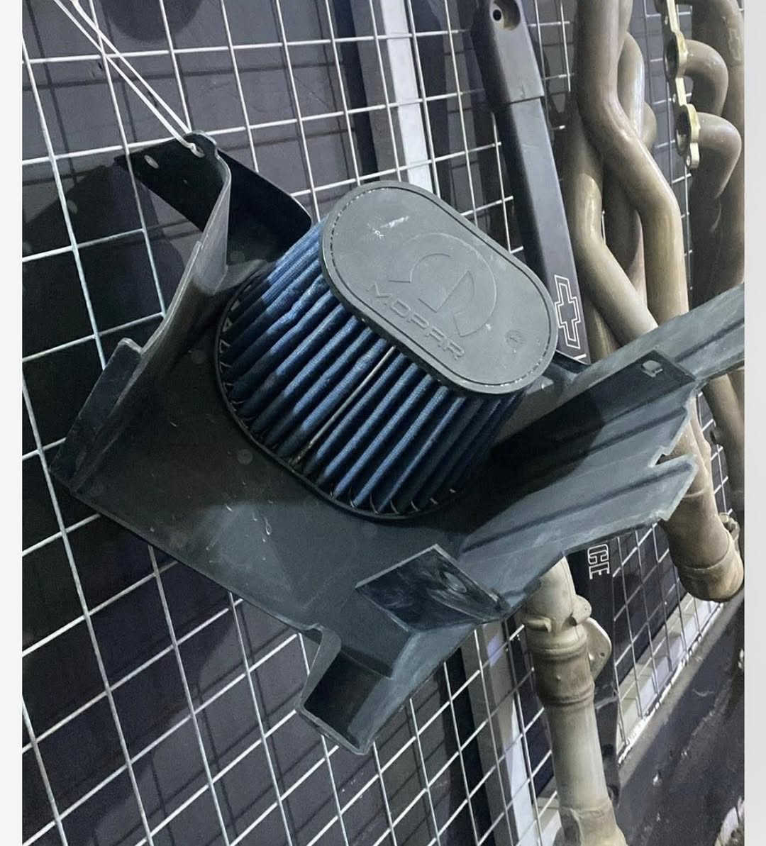 السلام عليكم
ارضيات جيب srt اصليات تفصيخ تخم نضيف جدا 
فلنجات جيب srt 6 بستم برمبو 
شوته موبار جيب بوكس نضيف جدا 
للاستفسار ***********
