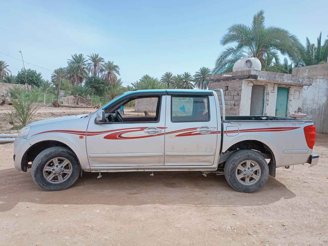 السلام عليكم
للبيع كريت ويل 2012 
السياره مصبوغه جماليه فقط 
مكينه محرك كير مشروطات : 

السعر 55 وبيه مجال للطيبين : الرقم ***********
