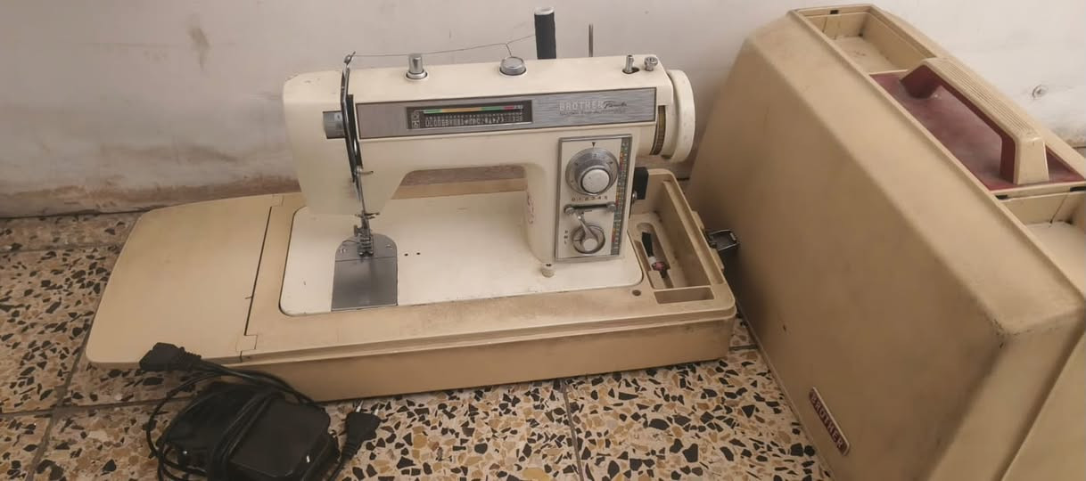 السلام عليكم
مكينة للبيع امانة الله نظيفة 

اخذتها عبالي اتعلم خياطة ومكدرت استمر 

وهسة ماعندي مكان وحرامات عايفتها 

اريدها 200 الف واذا تردون توصيل داخل بغداد اوصلها عليه التوصيل


**إذا كنت صاحب هذا الإعلان وتريد حذفه لأي سبب، رجاءا أرسل رسالة إلى الدعم الفني**