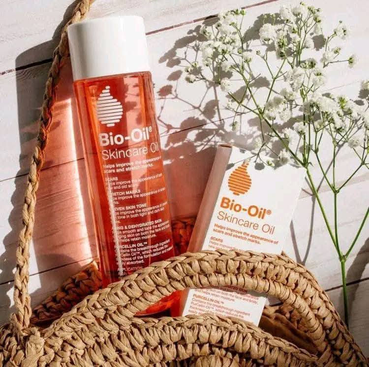 بايو اويل Bio-Oil 😍😍😍 100٪ أصلي
يعتبر واحد من أقوى وأشهر الزيوت العلاجية، والحل السحري لكثير من مشاكل البشرة والوجه والجسم 💖
فوائد Bio-Oil: ✨ يزيل تشققات البطن عند الحوامل
✨ يخفف آثار حب الشباب والحروق
✨ يعالج التجاعيد والخطوط الرفيعة
✨ يقلل النمش والتصبغات
✨ يحسن مظهر المسامات الواسعة
✨ يوحّد لون البشرة ويخليها ناعمة
✨ يرطب الجلد ترطيب عالي جدًا
✨ يقلل تشققات الحمل وبعد الولادة
✨ مناسب بعد التعرض للشمس
✨ يستخدم كزيت بعد الاستحمام
ولنتائج أفضل وأسرع 👍🏻
يفضّل استخدامه مع الديرما رولر 💥💥
مكوناته الفعّالة: 💜 فيتامين A — يزيد مرونة الجلد ويحسّن النسيج
💖 فيتامين E — يحافظ على صحة البشرة ويحميها من آثار الحبوب والشيخوخة المبكرة
💗 الحجم الكبير 200 مل
💵 السعر فقط 7000 دينار
🏃‍♀️🏃‍♀️🏃‍♀️ متوفر حالياً وبكمية محدودة!
📍 Magic House – الأعظمية
📲 للتواصل والطلبات واتساب: ***********
🚚 توصيل لكافة المحافظات
🎁 تجهيز هدايا وعلب عناية حسب الذوق
#بايو_اويل #biooil #عناية_بالبشرة #ندبات #تشققات #حب_الشباب #ترطيب #منتجات_عناية #تسوق_بغداد #MagicHouse #هدايا #مكياج #عناية_شخصية #تشققات_الحمل #منتجات_اصلية #سيروم_للوجه #ترطيب_عميق
