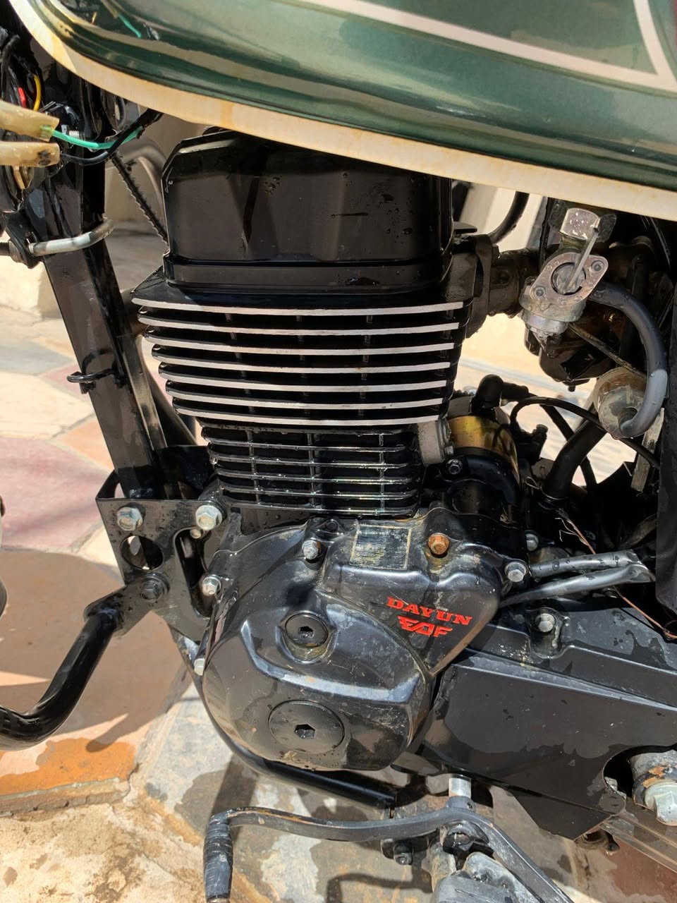 السلام عليكم دراجه دايوان موديل ٢٤دراجه فول مناقصها شي نضافه مكينه كلها تمام دراجه ماعايزها شي كلها شغاله من طول للطول نضافه شوفت عينك  دراجه ماشاء الله عليها سعر مليون وربع ١٢٥٠بيها مجال للشراي اتصل ***********رقم
