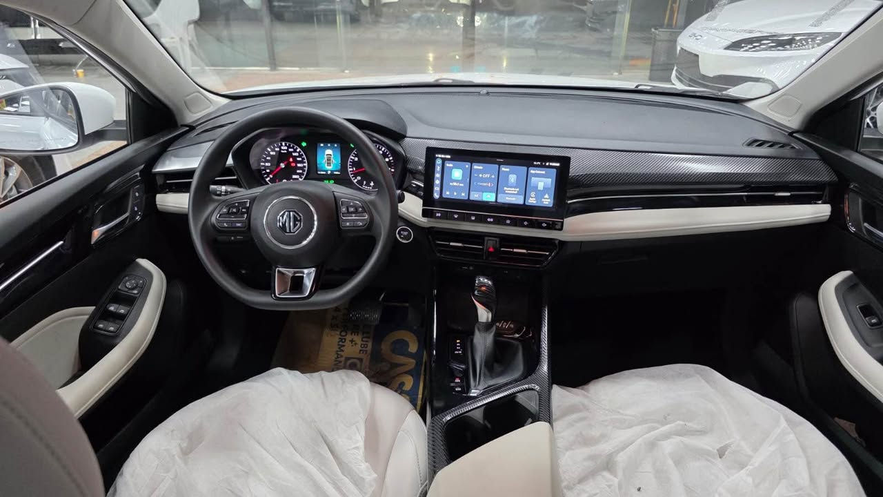 ئێم جی MG5 2025 .٦ ساڵ زەمان.
تەنیا 5هەزار کیلۆمەتر ڕۆیشتووە.
مواصفات کۆمفۆرت شکل نوێ بصمة شاشة.
ویل کڕۆم.ئۆتۆ هۆڵد.لایت لید و زینۆن.
سعر  115$💣 ورقة.     مۆبایل   ***********   
عنوان أربيل معرض تۆپ کارس أربيل, العراق
