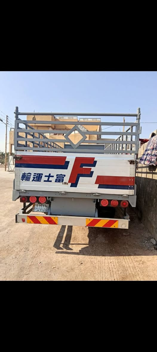 السلام عليكم هينو. ميسي. بوشي. طول سته وربع. مكينه. صطعش عادي موديل. 95.السعر. 170.سيارة جاهزه لعمل العنوان الشطره الرقم الهاتف  ***********
الهاتف ***********
