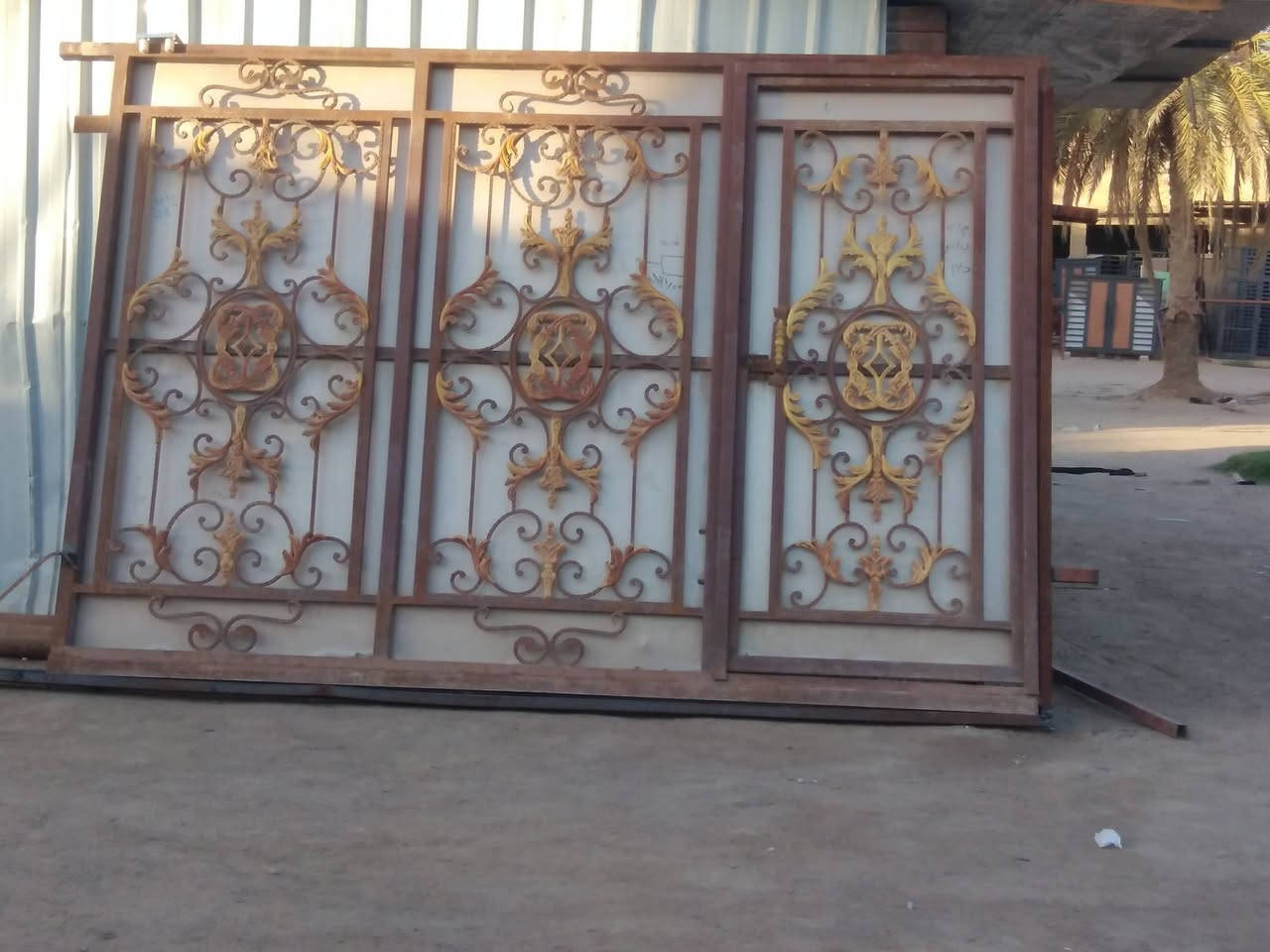 سلام عليكم باب سياج سلايت ڱڵـه  ثقيل  عرضه 3متر مُـابي قطرة خياس نيضف كلش للاسفسار ***********   ***********
