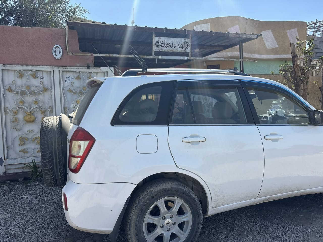 تيكو ١٤ ميكانيكي واسط باسمنا تحويل مباشر بيها تبديل الجاملغ الأيمن والايسر بسبب الخياسات مصبوغه حززام للجماليه جاهزه معروضه ب٧٠ وبيها مجال. ‭٠٧٧١ ٣٠٦ ٠٠٥٦‬
