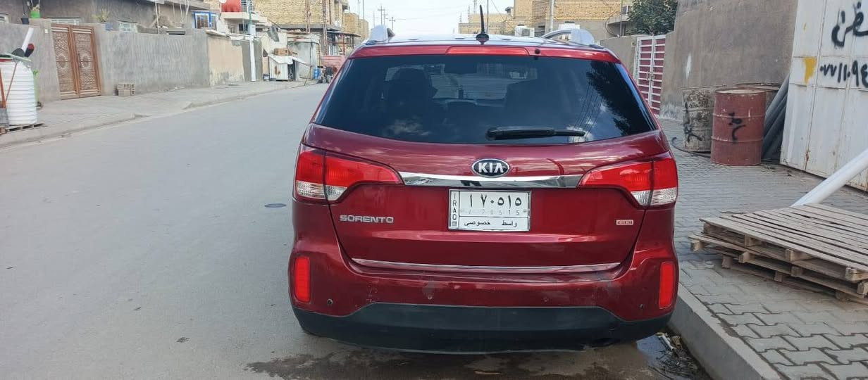 سلام عليكم تحيه طيبه سورنتو ٢٠١٤ وارد أمريكي رقم واسط مواصفات خليجي بيها مكانات صبغ سياره جاهزه مابيها كل نقص تبريد قطعتين مكينه٤سلندر مامفتوحه تخم تاير حداديه السعر ١٣٠ وبيها مجال قليل مكان السياره كوت مركز المدينه للاتصال ***********
