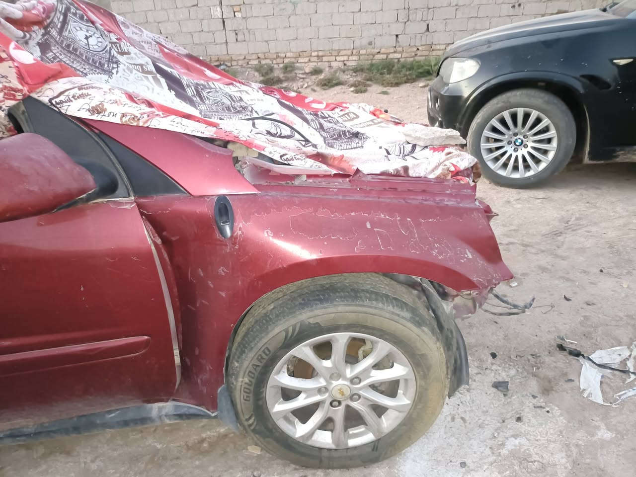 السلام عليكم شوفر كوينكس موديل 2006 فور ويل 
ابيع كوووم  حديد بدون رقم لان سياره ادوات وبيها حادث بجم 
السعر 18 وبيها مجال للشراي مكان الدوانيه الشاميه
***********

