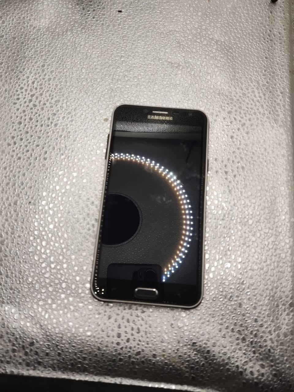 ثلاث قطع موبايلات شرط الشغل  كلهم 60 الف


**إذا كنت صاحب هذا الإعلان وتريد حذفه لأي سبب، رجاءا أرسل رسالة إلى الدعم الفني**