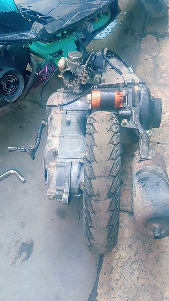 السلام عليكم شباب ماكينه مال ماكس عدله 61 محفوظه بها كور والفين كبار كفر اصلي دراجهل المكينه شغلتها وعليقت والف بها سلف تركيه مكان بغداد باب محظم 
175
***********
