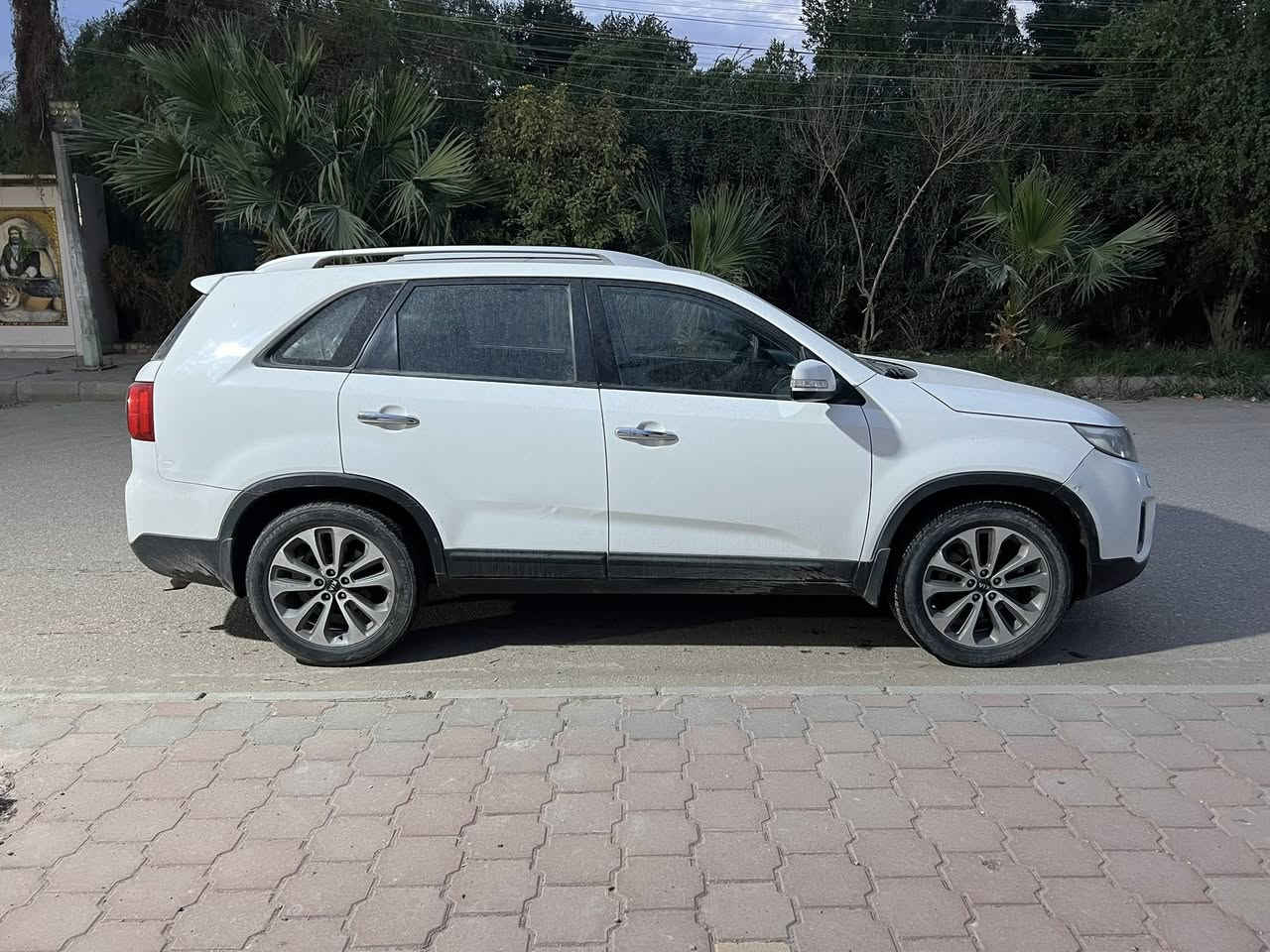 سلام عليكم   : كيا سورنتو موديل 2014 رقم بصرة محرك 6 سلندر بانوراما  بصمة مري شفط
كرسي كهربائي حداديه كاملة ويل كروم
7 راكب تبريد ثلاث قطع حساسات امامي وحلفي
ضرره فقط ضربه خفيفه على اليسار 
السعر 150 
رقمي : ‭٠٧٧٠ ٥٦٠ ٤٣٧٥‬
