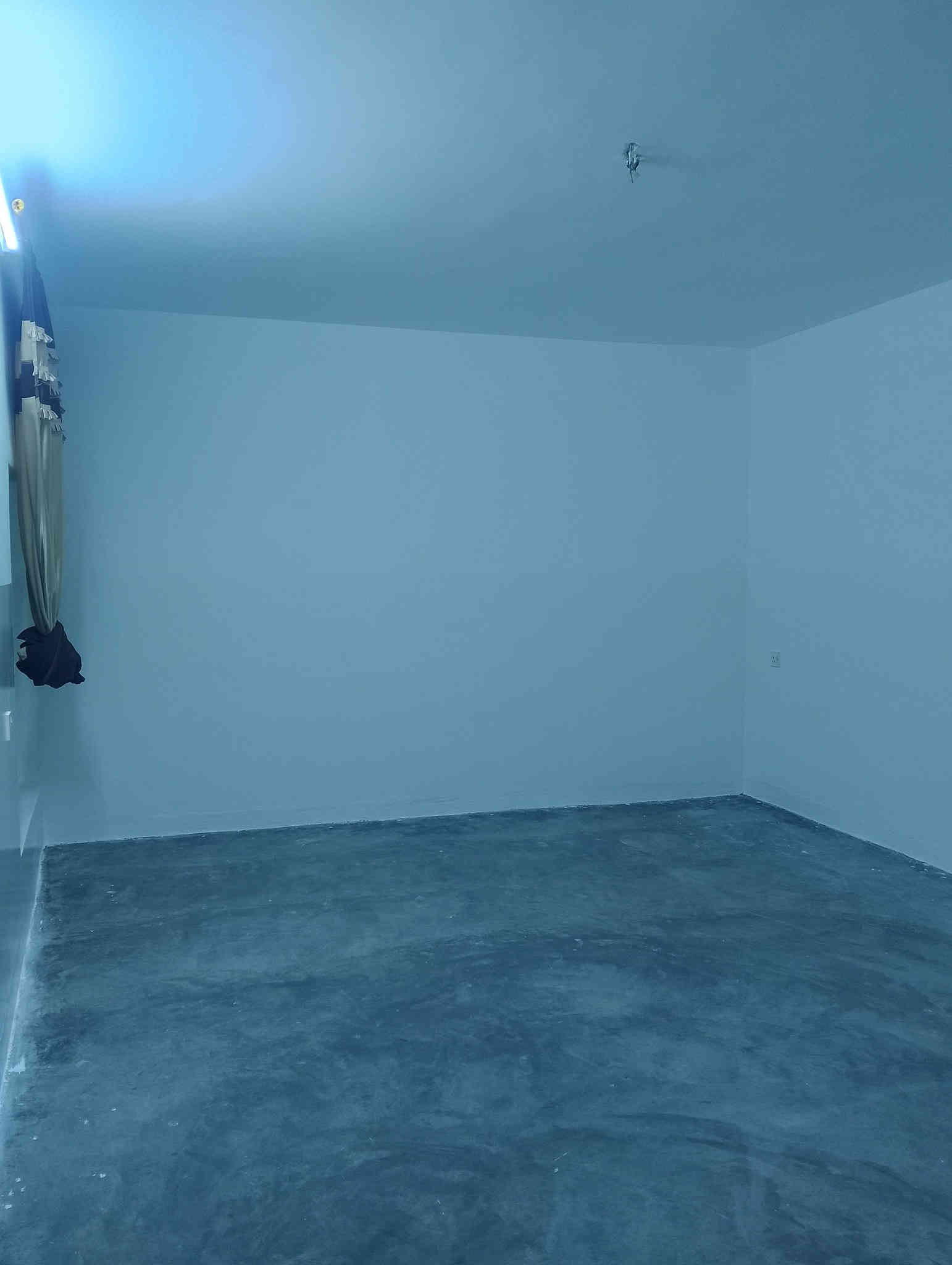 دار للأيجار مساحة/200/مترطابق واحد
عنوان:القادسيةالاولى قرب تقاطع أبوخطاب
محتويات الدار: استقبال،هول،مطبخ،غرفتين نوم 
موقع مميزوشارع تبليط ومجاري وماء حلوو 
أيجاره:٣٢٥ ألف
مطلوب عائلة موظف حصراً 
للأستفسار الاتصال على الأرقام التالية: 
*********** واتس أب
