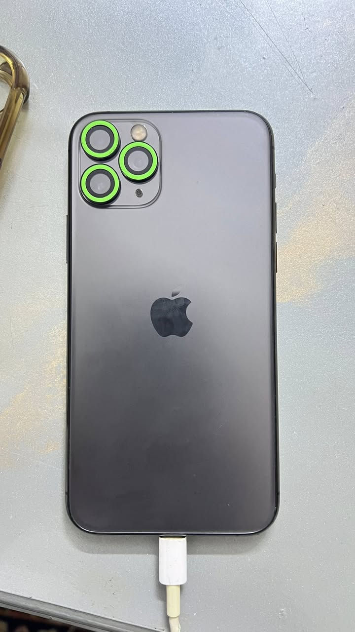 السلام عليكم 
ايفون 11 برو 
ايفون 11 برو الصغير 
ذاكرة 512 
الباقي كلة البصور موجود 
مكاني بغداد الدورة 
سعرة 325 الف وبي مجال 
وكو توصيل
متواجد فيس واتس رقمي ***********
