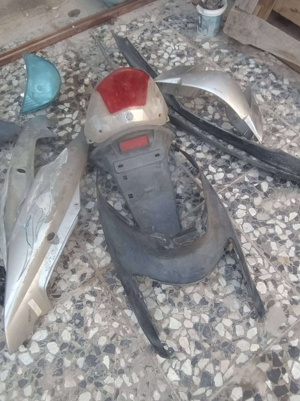 غراض للبيع كلهه ختم واحد ابيع اي قطعه تريدهه مااعرف سعرهن قيم بل يرضه الله 
كله ومولح ملاح فول عنواني نجف حي الرحمه رقمي***********
