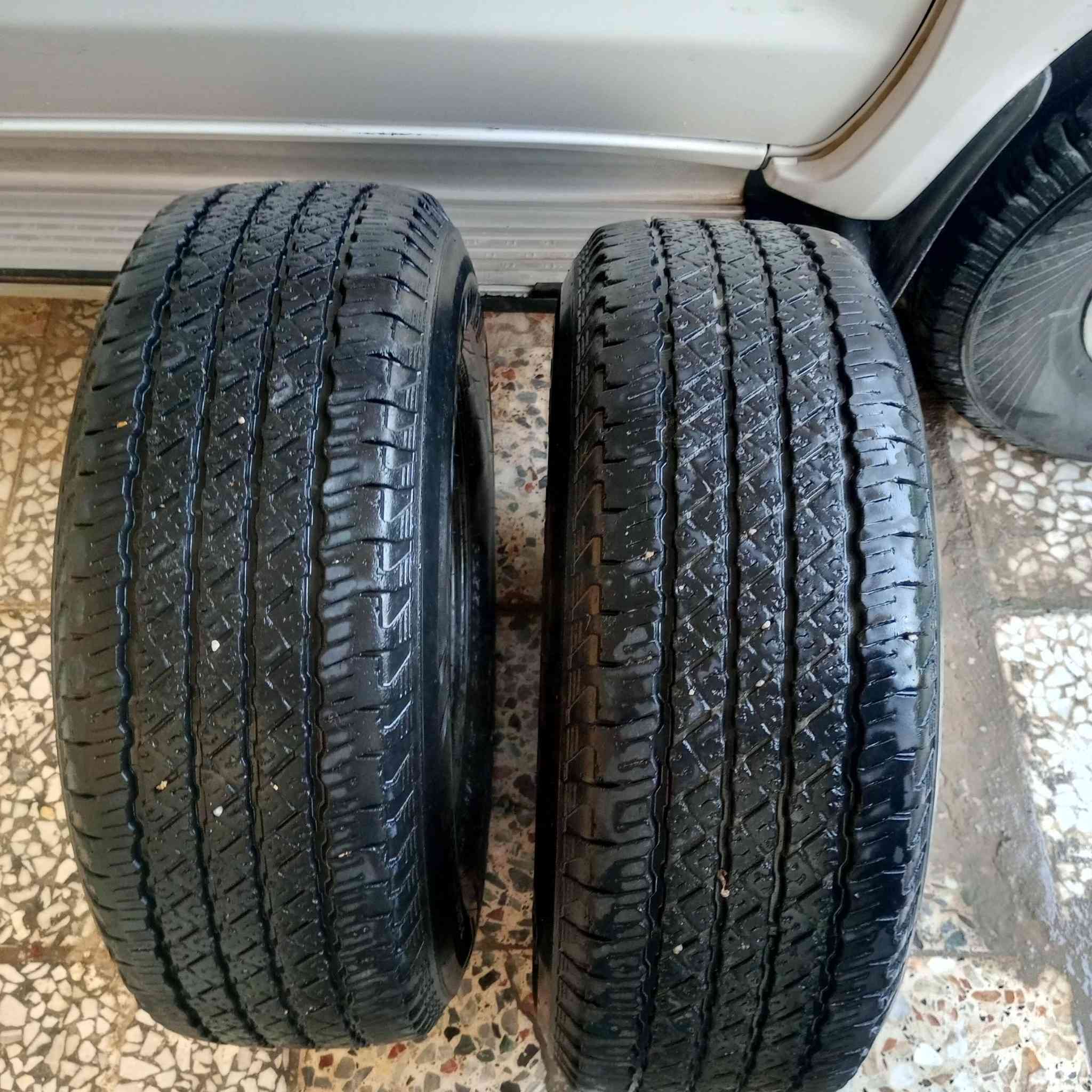 زوج تايرات هوة وويالة فورويل حجم 15للبيع  العنوان نجف رقم الهاتف ***********
