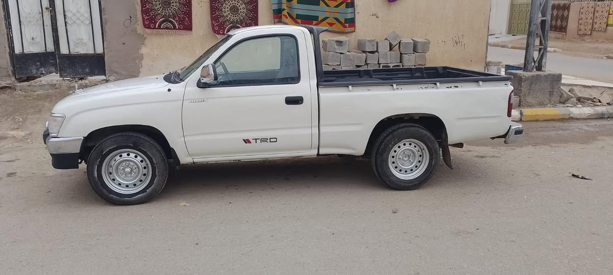 بيكم فلاحيه 2001 سياره رقم بغداد تحويل ثاني يوم سياره جاهزه سعر 70 وبيه مجال شراي يتصل مكان العماره كميت ***********
