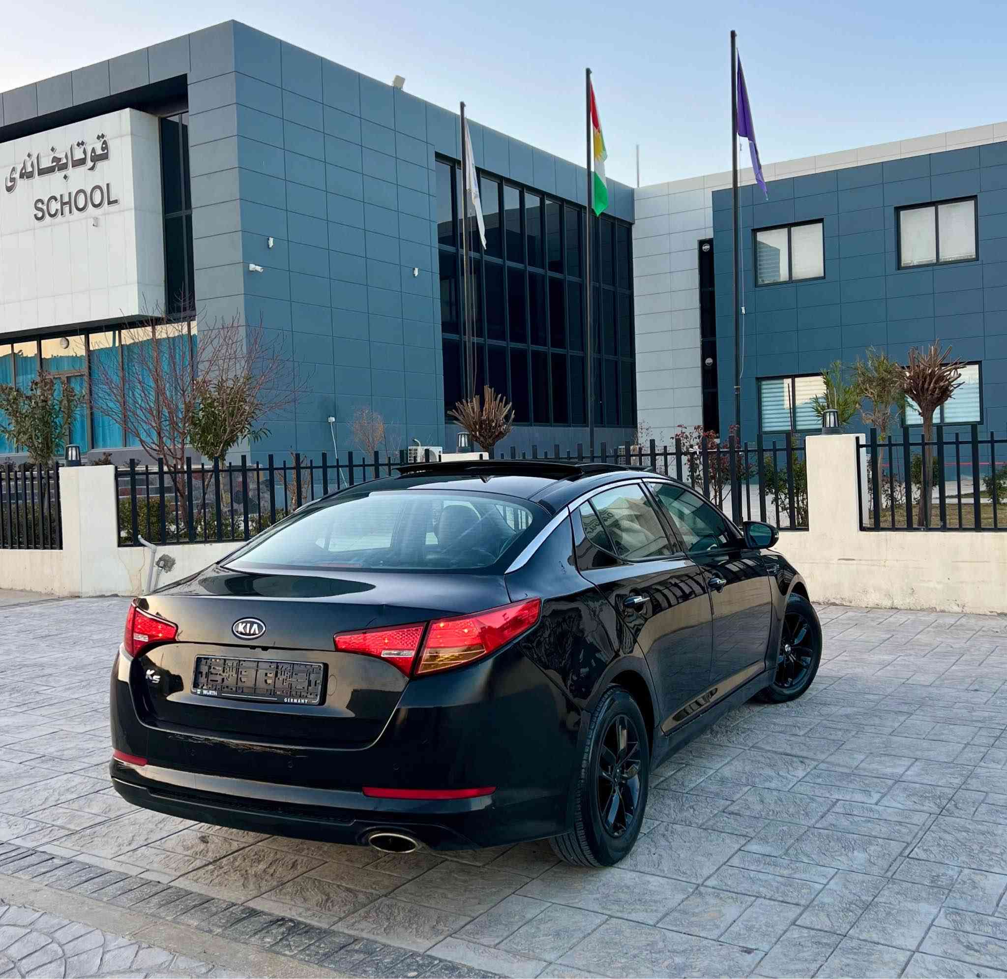 بسم الله الرحمن الرحيم(***********)
KIA K5 . 2012 بڕاوەی دوبەی قەپات مواسفات
ئۆپتیما K5 استراد کۆریا مۆدیل ٢٠١٢ قەپات مواسفات
بڕاوەیە سەیارەکە تازە داخڵ بووە نموونەیە لە جوانی
پانۆڕاما بەسمە شاشە کامیرا ECO کوشن خەزن میمۆری
کوشن کارەبایی کوشن جڵد و هەر چوار کوشن هیتەر
گێر تۆماتیک و عادی گێچ دیجیتالی کادێنزای لەسەرە
سوکان ڤۆلیۆم تعدیل سورعە تەبرید مەرکەزی دوو زۆن
ناو فۆرمیکا ئاوێنە شەفت و ئیشارەت بلاجکتۆر لید
لایت رەش و عەدەسە پاتری تازەیە تایەی تازەیە
سپێری دانەبەزیوە مەکینە ٢.٤ دوش مەرغوب
مواسفاتی زۆرە لێرە باس ناکرێ تابڵێی نموونەیە
گێر و مەکینە و کارەبایی بەشەرت زۆر بێ عەیبە سەیارەکە
دەحم و لێدرانی نییە کامل جایز کراوە بێ مەسرەفە
سعری ٦٠ کەمێک مەجالە شوێن ڕانیە 
*********** ڤایبەر و واتسئاپی لەسەرە رانية, السليمانية
