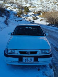 للبيع اوبل فكترا سنويه بسمي وهزه جديد بطاقه بانزين موجود صدر جديد تاير...