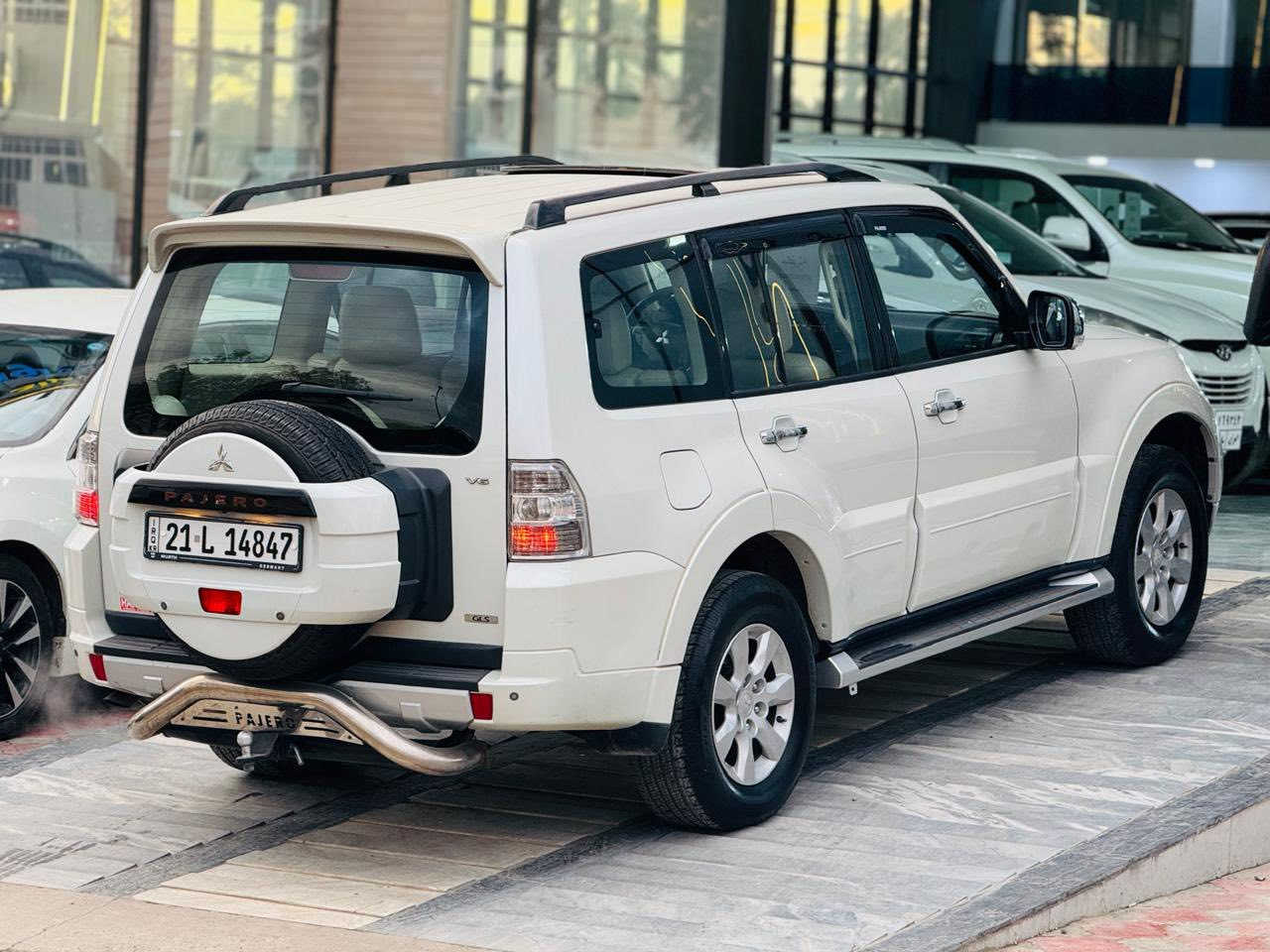 ‏سلام عليكم باجيرو حبتور 2013 للبيع سيارة كفالة عامة من الدعامية الدعامية محرك كير بشرط مواصفات السيارة زراق الدعامية بلاج كتورزنون ويل كروم سلايت دمام تحكم شاشة كبيرة وصغير بال المراية كاميرا ثلاث قطع تبريد تبريد مركزي ثلاجة ماشي 130 حقيقي ميري شفط وبعد بيها مواصفات الكل يعرف الحبتور شنو المواصفات سبير مانزل على وضع الشركة رقم سنوية جديد سليمانية تريد تحويل وكالة حاضر مكان السيارة ديالى الاتصال ***********
