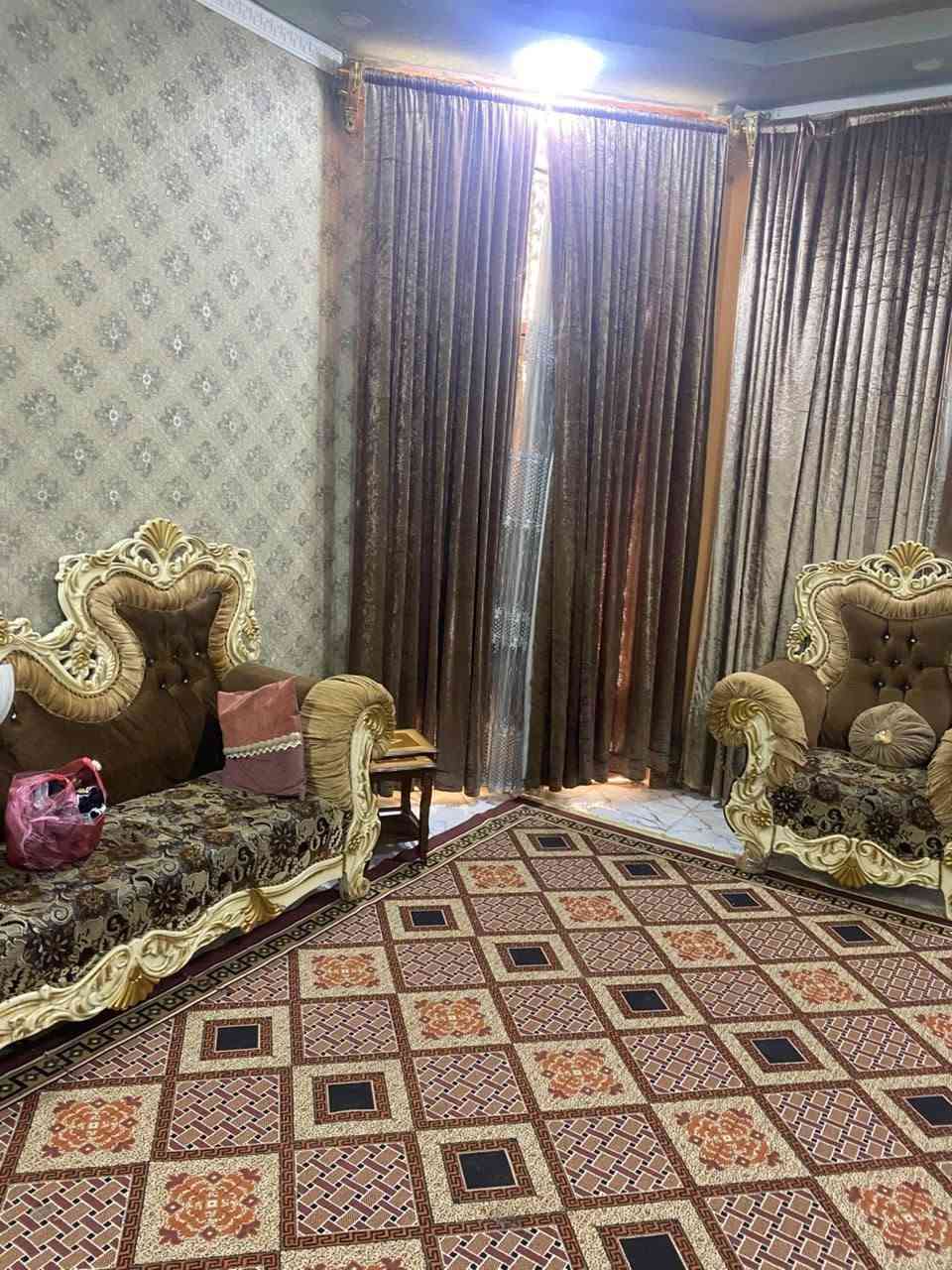 بيت للبيع  150 متر بحمدان البز شارع المركز واجهه 10 نزال 15 غرفتين صاله مطبخ ديوانيه صحيات خارجي داخلي كراج كبير السعر 95 وبي مجال استفسار ع رقمي بي واتساب ***********
