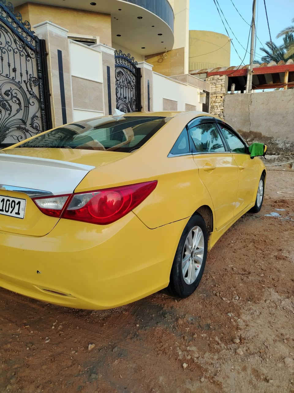 هونداي سوناتا موديل 2013 ورد أمريكي حادثه جاملغ وبنيد شواصي سليمه محرك2400 ع شرط نص فوال  داخل بيجي تحكم جهتين سياره رقم دوالي بسمي مصفره هئيه وغرمات وهزه جديده سياره جهازه مكينه كير حداديه سعرها 85وبيه مجال قليل لشراي للاستفسار *********** مكاني ديوانيه
