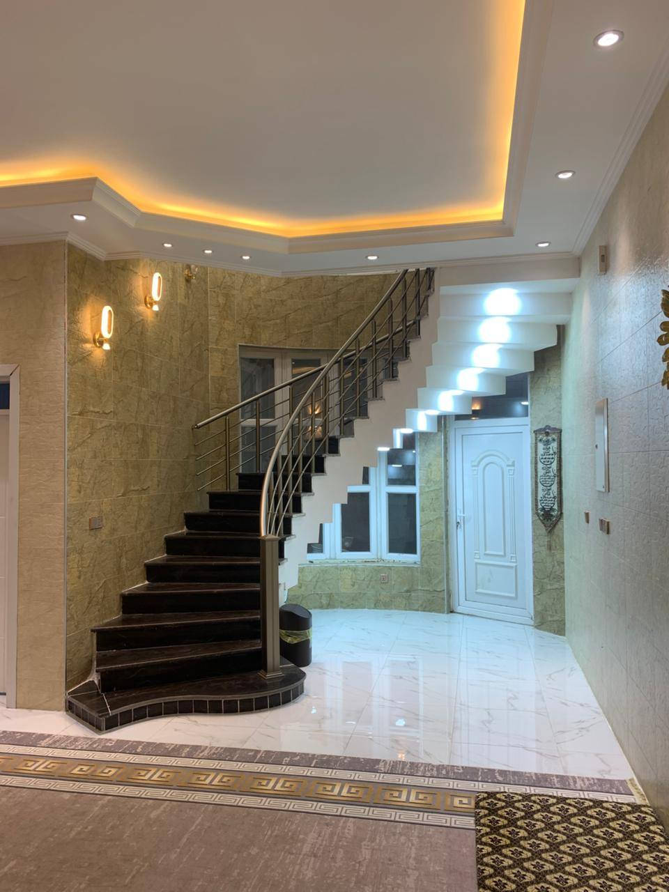 دار مساحة 300م طابقين الموقع قضاء بلدروز دور مندلي شارع القائمقام شارع مدرسة نهاوند
يحتوي الطابق الاول على استقبال + هول+مطبخ+صاله كبيره+ مجمع صحي+غرفتين
يحتوي الطابق الثاني على 5غرف نوم +صاله+مجمع صحي الغرف نظام سويتات + بيتونه كبيره
السعر : 💰💰💰💰
***********☎️
***********☎️
