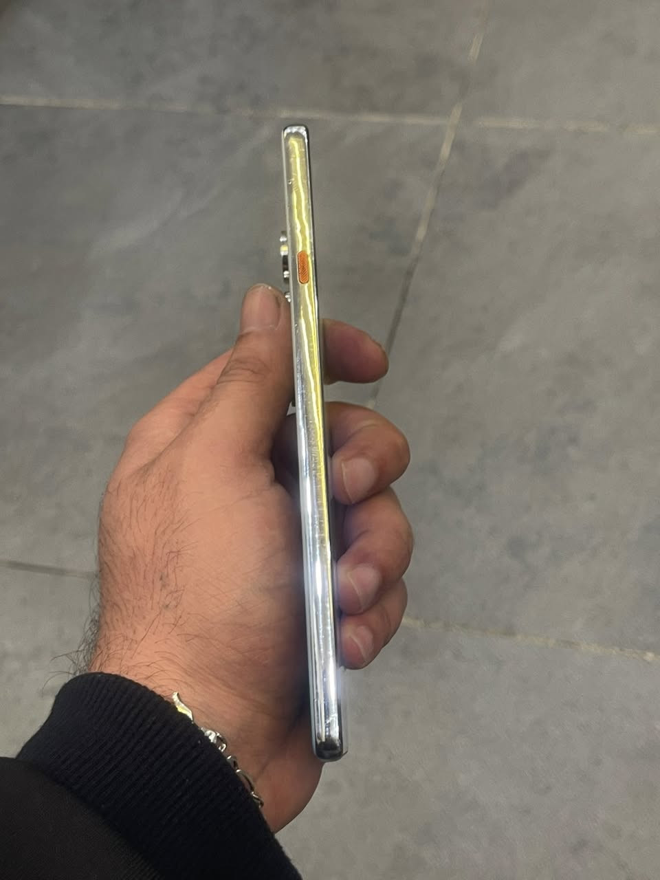 سلام عليكم
كامون 40 جهاز نضيف ابد ماداخل تصليح 
رايده ب150 مكاني بغداد
***********
