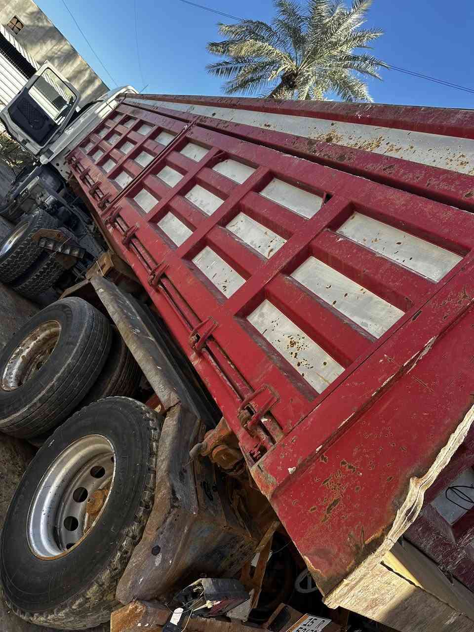 سۜلۛامۘ علۛيۧكَمۘ
نساف للبيع مكفوله  دناكير 16 جدد  تايرات نص عمر هاذه رقمي ***********
