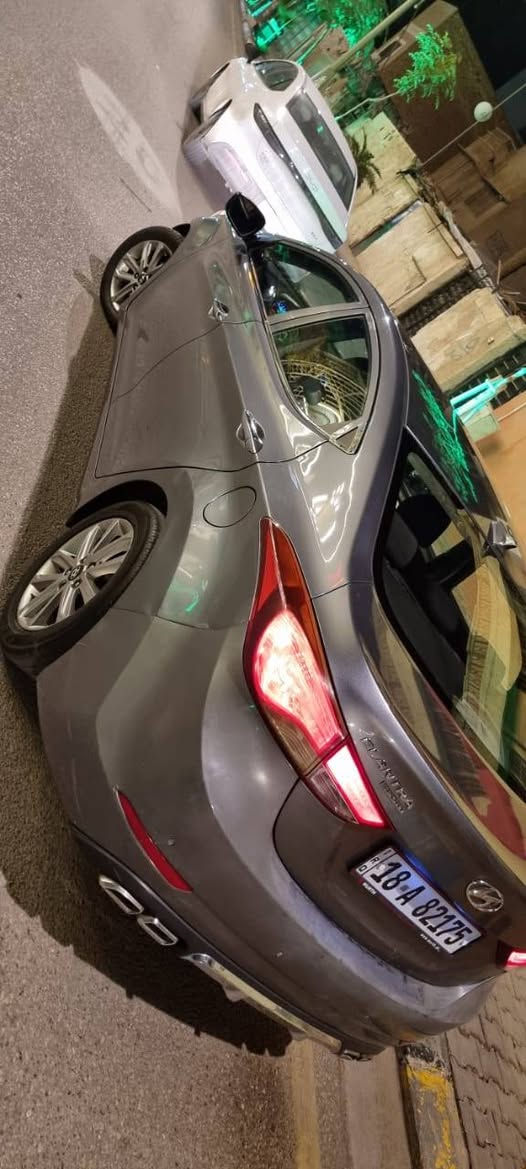 السلام عليكم
النترا وارد للبيع موديل ٢٠١٦ حادثه ب امريكا باب الصدر فقط مصبوغ كلير بدون معجون غيره صبغ ماكو بيه بارد قليل 
السياره ب اسمي سنويه لل ٢٩ وعشرين هزه بعده ما ساقطه 
رقم انكليزي بابل مواصفاتنه فول عدا الفتحه 
كشنات تدفئه 
٤ ويل كب فراشه
شاشه وكامره بلاد
ثلاث وضعيات قيادة 
تحكم جهتين 
فتحه سقف
تخم تاير جديد
ادامه كامله 
السعر ١١٨ وبيه مجال للشراي
***********
