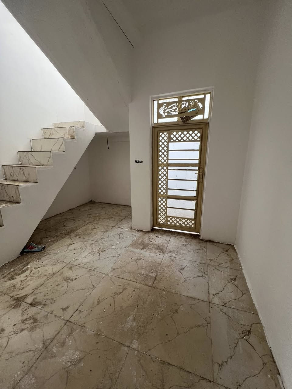 السلام عليكم
بيت للبيع المساحه 100 متر طابو صرف 

يحتوي ع استقبال وصاله وحمامات داخليه وخارجيه غرفه نوم الإنشاء سنه 2024 المكان حي المعرج 

الاستفسار 

مراجعه مكتب كامل للعقار 

***********

***********
