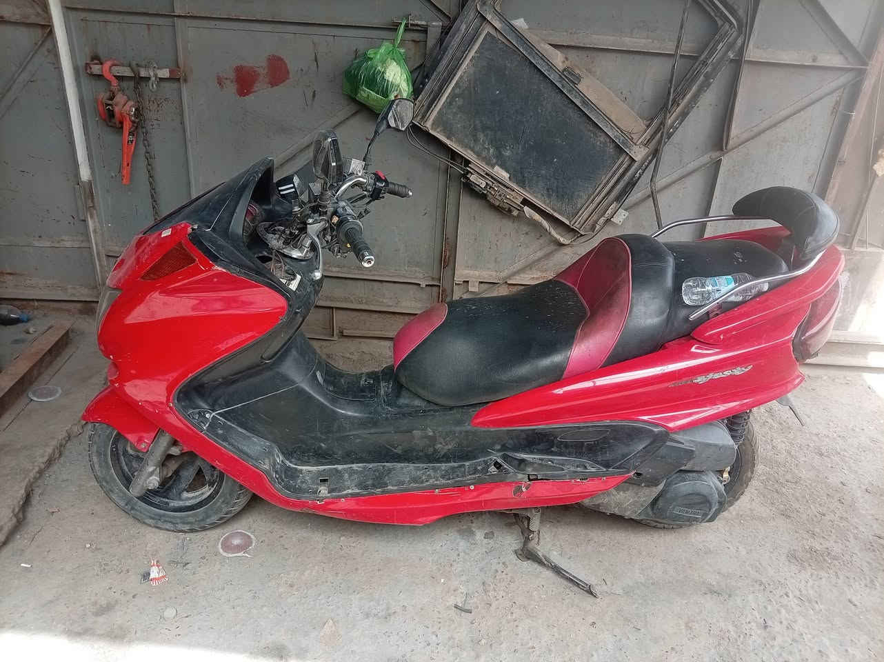 دراجه ب 450 قفل محتاج واريد ابيعها اليوم عندي علاج 
نافضها نفض واتربم جديد راديتر منضف  مكينه مشتغلها جديد  باتري جديد كلوبات جدد دشبول كله يشتغل حماوه وبانزين ورون وكيلو متر تراي دراجه ناعم  بيها نواقص بسيطه


**إذا كنت صاحب هذا الإعلان وتريد حذفه لأي سبب، رجاءا أرسل رسالة إلى الدعم الفني**