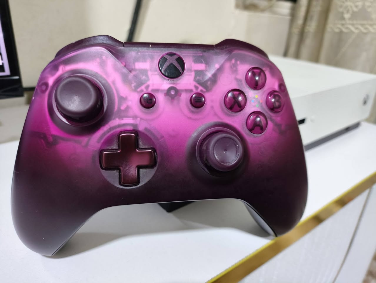 سلام عليكم اخوان للبيع إكس بوكس ون اس 1TB كامل ملحقات بلادي مابي عيب جهاز شرط شغال مامفتوح يجي ويا 1 اليده بلادي ميكانيكي باندل نسخة خاصة  معاهه اشتراك كيم باص لمدة 40يوم عنوان كركوك سعره 175الف رجاءا لي مو شراء لايتعبني ***********
