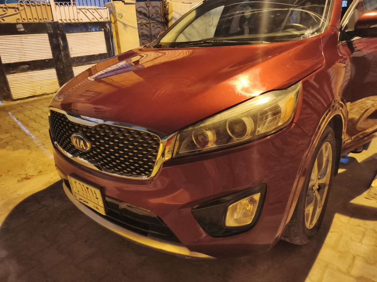 السلام عليكم ورحمة الله وبركاته
سورنتو 2016 sx  فول مواصفات للاخير 

كاميرا خلفية 
بانوراما 
شاشه 
تحكمات ستيرن 
مقاعد جلد 7 
تحكم كهرباء 
تدفئة تبريد 
تدفئة كشنات 
مري شفط 
بصمة 
مساعد وقوف 
٣ وضعيات قيادة 
عداد ديجتال 
والمواصفات البقية 

السيارة ماشية 111000 ميل 
يعني 161000 كيلو متر 

السيارة مضروبة كلير بامريكا 

السعر 175 وبيها مجال بسيط للشراي 

للتواصل ***********
*********** 
مكان السيارة بغداد -بغداد الجديدة
