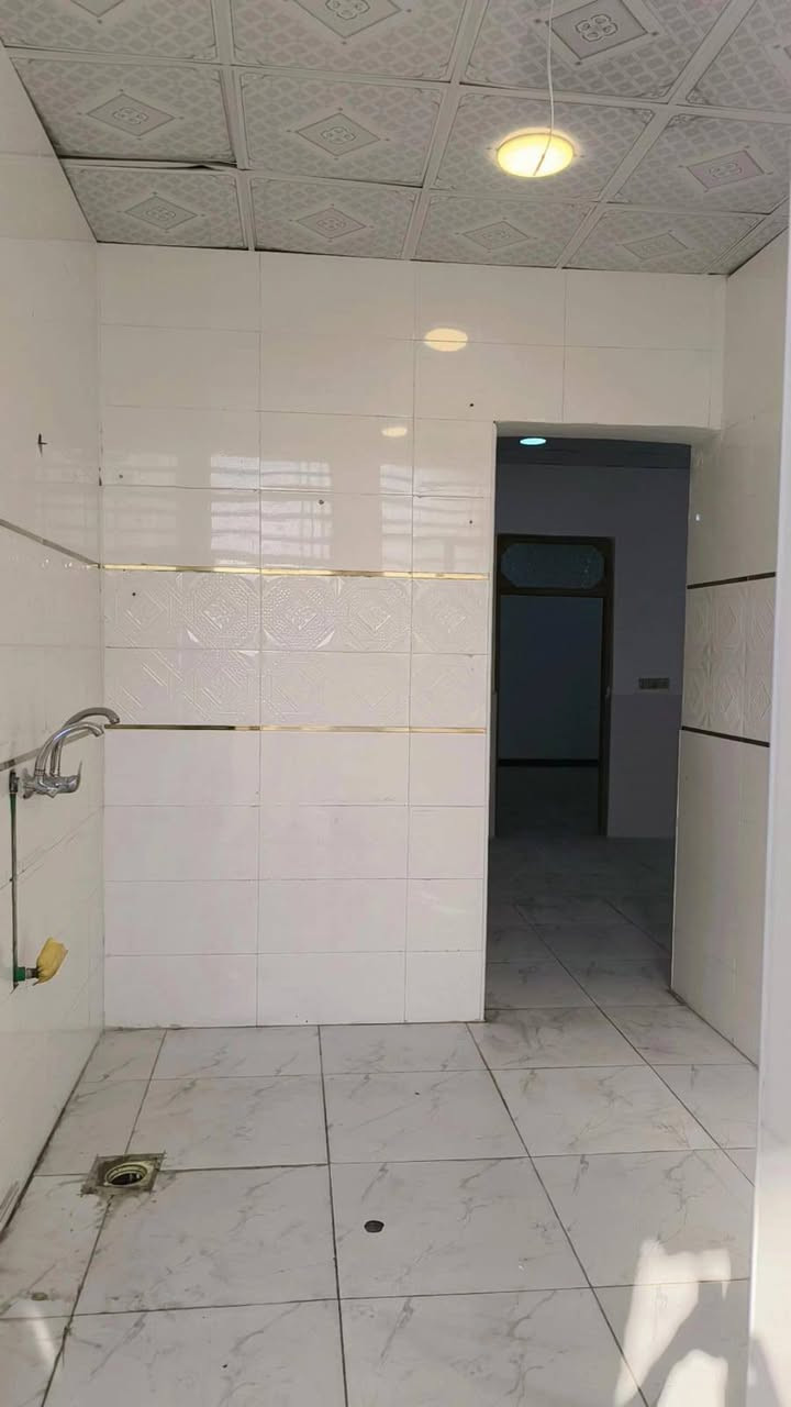 يالله سلام عليكم بيت البيع بيع متوازي متوازي 😮 المساحة 100متر بناء جديد غير مسكون عنوان مقابل قريت الغدير عمود320 استفسار اكثر***********   متوفر وتساب  سعر 30مليون ومع مجال
