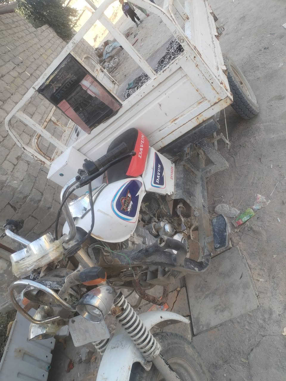 سلام عليكم ستوته موديل 2015ستوته نضيفه لبيع سعر واحد1350رقم الهاتف ***********
