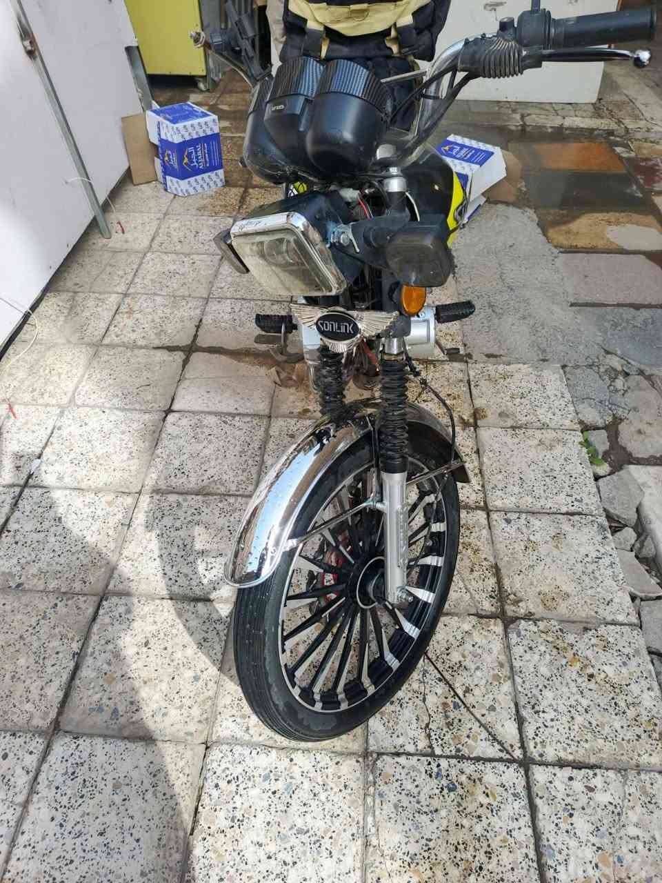 سولنيك للبيع موديل 25 محرك 200 دراجه بعدها جديده مكينه طك كارتون شوفت عينكم دراجه شلعتها تشك الكاع السعر 700 وبيها مجال مكاني بغداد للتواصل ***********
