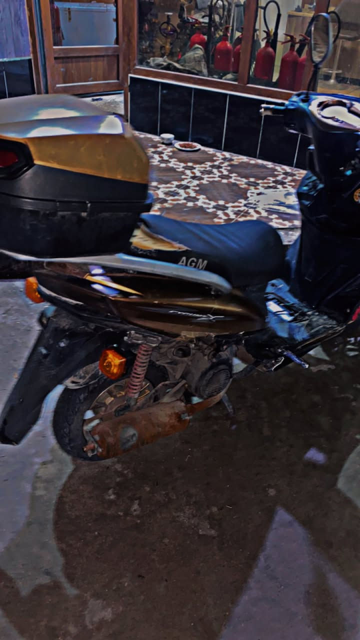 السلام عليكم دراجه سكنس صيني 140 دراجه نضيفه نكرة سلف شلعه ومعدل مابيها اي عيب بس كفراتها بيهن كسور خفيفه مكينه كبس مامفتوحه غراضه كلها جدد كابريتر شوته اي نقص مابيها اشاير نشرات كامل كله شغال  سعر 450 وبيها مجال بسيط للشراي 
***********
