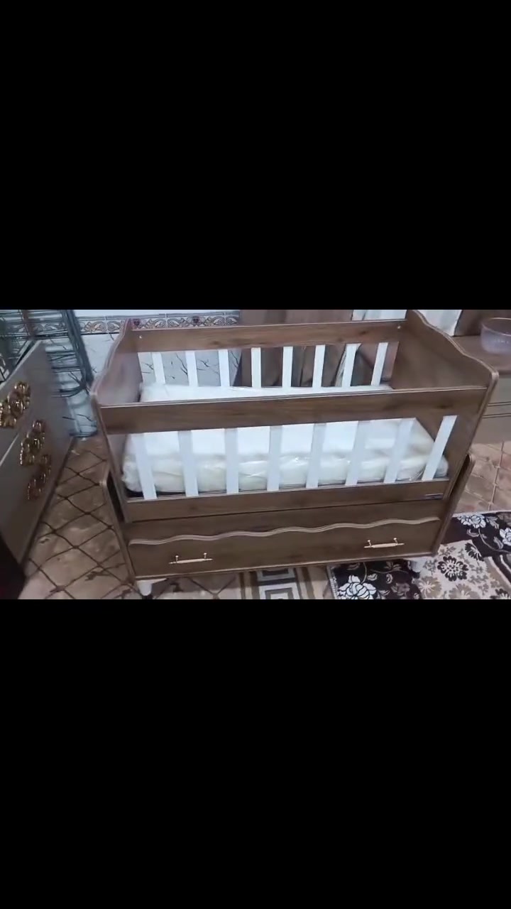 السلام عليكم كاروك مستخدم قليل كلش وياه مندر اصلي خشب اصلي سعر 100 جديد بعده مو شراي اندعيلي بل رزق وكلمه الطيبه صدقه رقمي واتساب ***********
