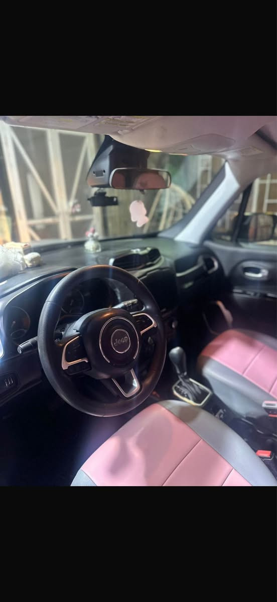 السلام عليكم جيب رنكد موديل 2018 وارد امريكي حادثهة جاملغ ايمن فقط والباقي كفالة سيارة ماشية 20الف كيلو متر سيارة مال بيت نضيفة حيل مامتعبينهة محرك 2400 سيارة فول مو اصفات بصمه وشاشة وكامرة وكشنات جلد رقم اربيل سيارة تحويل ثانيوم سعرهة 140 ورقة وبيهة مجال بسيط مكاني المعقل *********** البصرة, العراق
