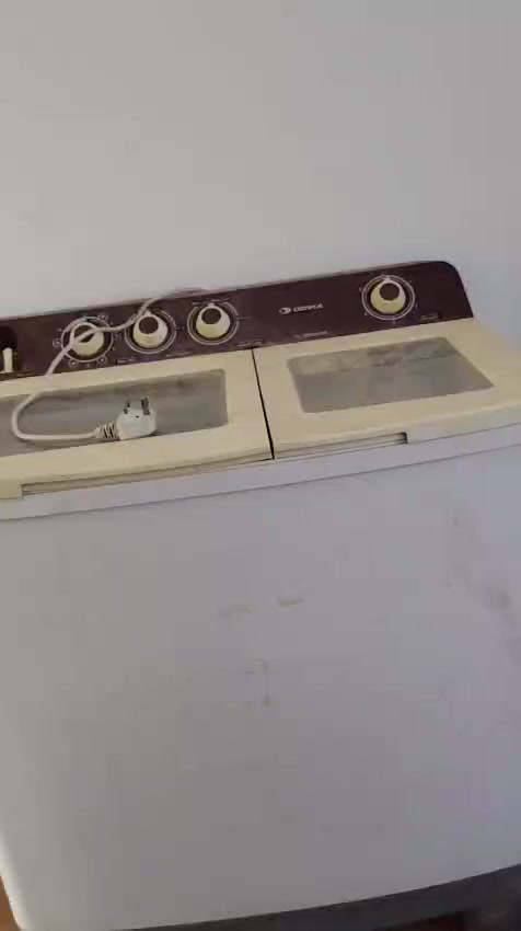 ثلاجه شغاله مجمده شغاله بس نتله بيها مبرده شغاله غساله شغاله فقط المجفف عاطل كولهن ٢٠٠ قفل  !طباخ شغال قفله ١٥٠


**إذا كنت صاحب هذا الإعلان وتريد حذفه لأي سبب، رجاءا أرسل رسالة إلى الدعم الفني**