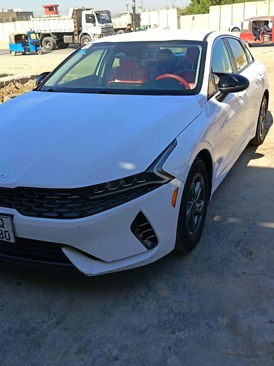 سلام عليكم ورحمة الله وبركاته
كي فايف موديل 2023 حره بغداد
حادثه جاملغ خلفي وقبق صندوك مبدل بلاد بدون ايرباك جاهزه بدون ايرباك 
مواصفات تحديد مسار
رادار جانبي
رادار خلفي
قياده ذاتيه
صندوك ذكي
تشغيل عن بعد
داخل جلد احمر مغلف
باسمي تحويل مباشر
***********
السعر 175 وبيه مجال
المكان بغداد
