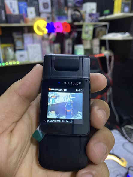 مني كاميرى هاي النوعيه الثانيه لتصوير الفلوكات والمغامرات لاصحاب الدلفري والبايسكلات شحن تايب سي تصورلك بدقة1080كامريتها قلابه 190درجه يجي وياها رام 32GBللطلب راسلنه واتساب ***********
