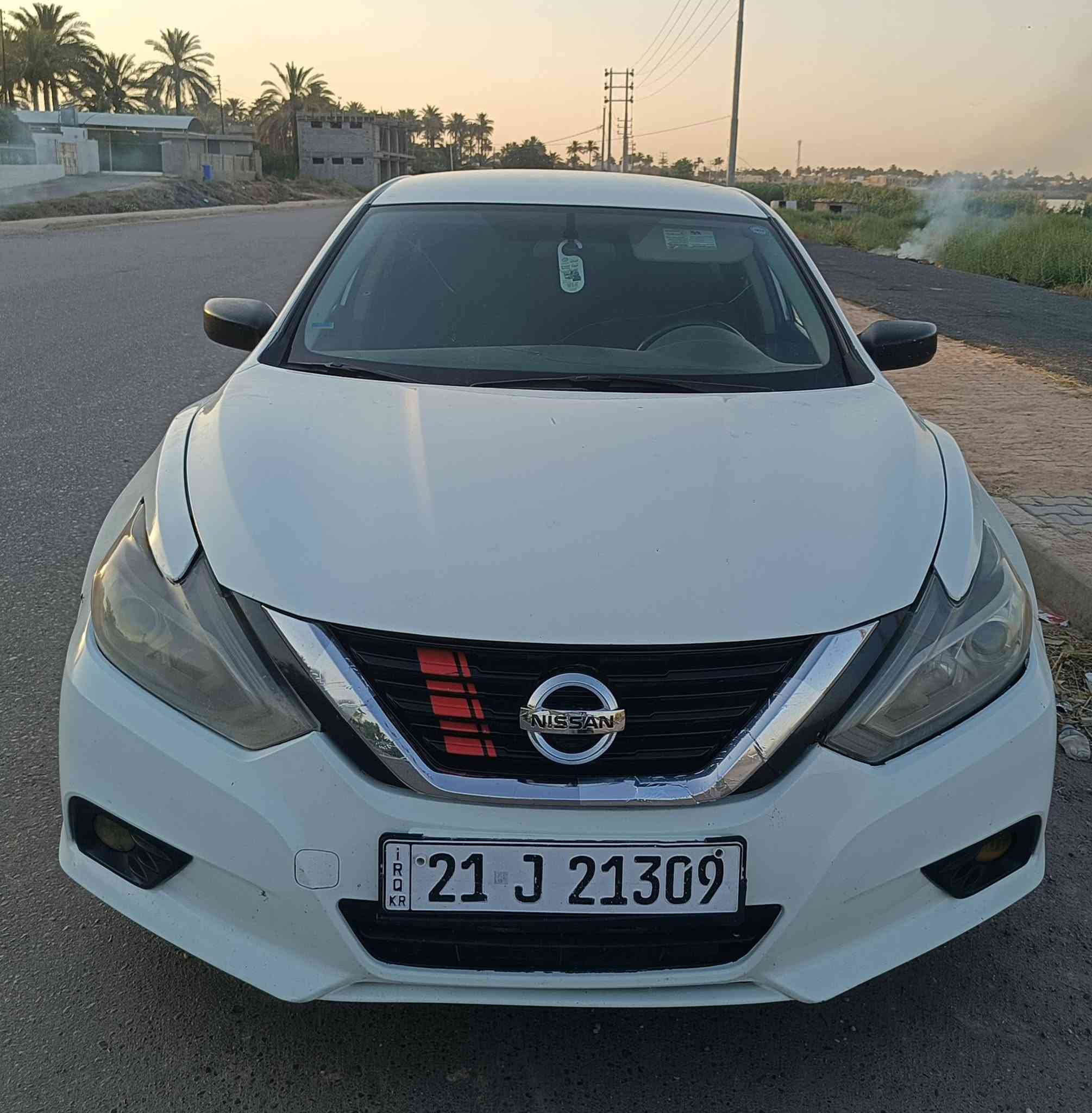 السلام عليكم 🚙
نيسان التيما للبيع
موديل 2018 
سيارة بيها ثلاث قطع( باب سايق وخلف السايق صبغ بدون دواخل وباب الامامي الاخر بيه بارد ومصبوغ) 
الباقي سليم ايرباكات برده وستيرن طاكات
طبعا سيارة وارد أمريكي ⚪
مواصفات كاميرا خلفية/بصمة/تحكمات ستيرن  بدون فتحة سقف
محرك كير بحالة ممتازة
4 سلندر 2.5
ملاحظة: السيارة تبريدها ما يشتغل يحتاج صيانة
ماشية 123 ألف ميل 🔴
رقم السيارة سليمانية تحويل ثاني يوم
سعر السيارة 117 وبيها مجال للشراي او مراوس
📍عنوان السيارة : صلاح الدين قضاء الضلوعية
للاستفسار مراسلة عبر الواتس أو الاتصال (***********) 
تحياتي ❤
