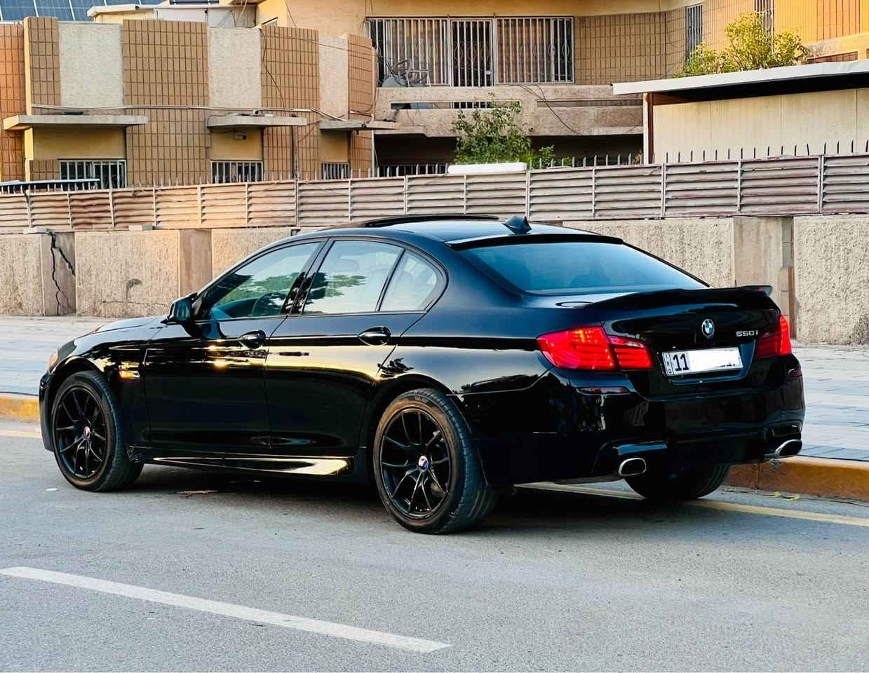 السلام عليكم 
للبيع BMW F10 550i
موديل 2011 M5كت
محرك 8 سلندر تون تيربو
تو ويل اصل 
كير ومحرك جدد مكفولات
السياره وارد امريكي بدون حادث كلين تايتل وتقريرها موجود فول 1/1 مواصفات 
ماشيه 138 الف ميل
رقم بغداد باسمي
للبيع رايده ب175 وبيه مجال بسيط للشراي 
مكانه بغداد اليرموك 4شوارع 
*********** متواجد وتساب بغداد, العراق
