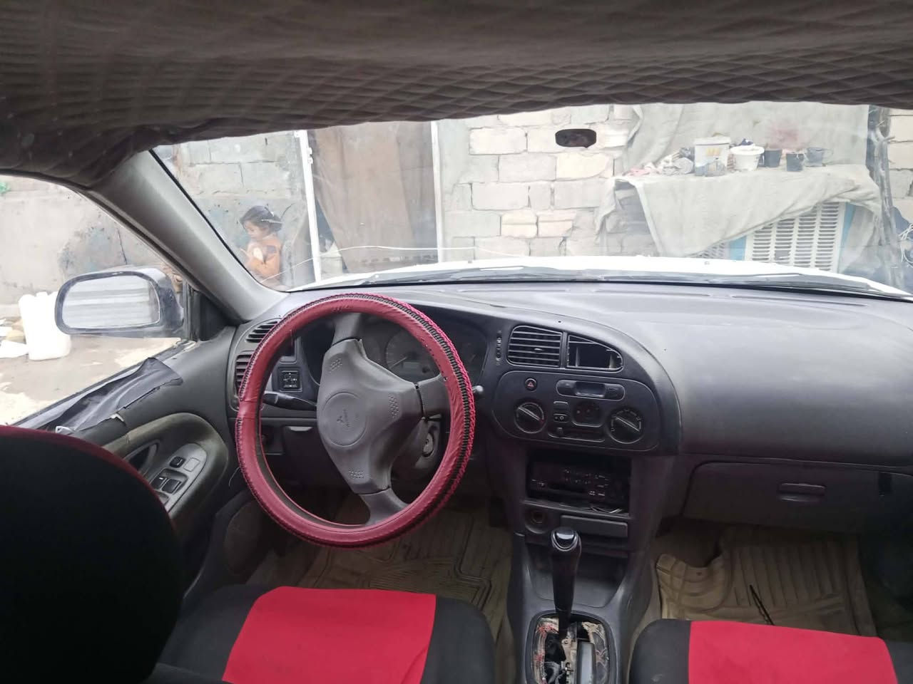 ***********   سلام عليكم خواني  سياره مستبوجي الانسر موديل 1996 مشروع ودطني مكاني ا  بي غريب  السعر 25 وبيها مجال
