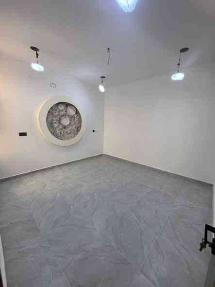 السلام عليكم
بيت للبيع مساحة ٧٥ متر واجهة ٤.٧٠ نزال ١٦ مجمع السلطان الأول يتكون من طابقين ٣ غرف نوم استقبال مطبخ وصحيات ٢ وبيتونه شغل درجة أولى السعر ١١٤ مليون تنازل شركة القلعة البيضاء
للإستفسار *********** يوجد واتساب
