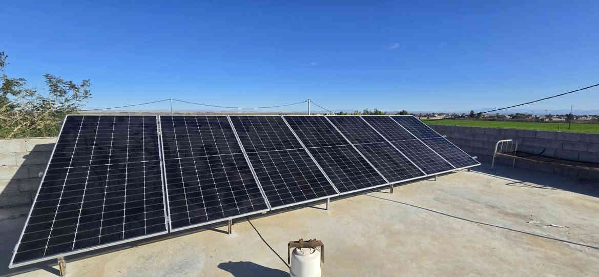 تم بحمدالله تنصيب منظومة طاقة شمسية بقدرة 
14 اميير نهاري و 12 امبير ليلي 
الواح بقدرة 615W  نوع لونجي ضمان 15 سنة
انفيرتر GROWATT  6Kw   ضمانة سنة استبدال 
بطارية ليثيوم 15Kw  من شركة GENIXGREEN  ضمان 10 سنوات 
للاستفسار الاتصال:-
***********
***********

GenixGreen Iraq 
GenixGreen 
المركز الذهبي-Golden Center
