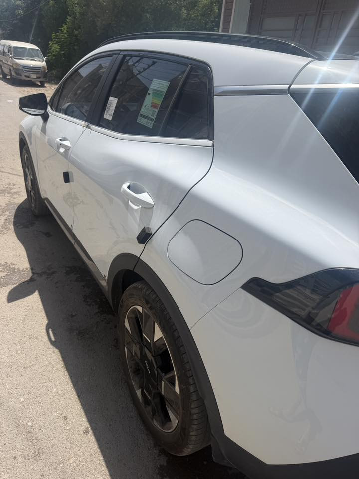 السلام عليكم..للبيع كيا سبورتج موديل ٢٦ خليجي فول الفول كفاله عامه السياره مواصفات بانوراما وغيرها ابو مصلحه يعرف معنى الفول 
سياره جديده لوك زيرو ماشيه ٧ ألف  مع ضمان الشركه سياره ابسمي شخصيا  الآكثر استفسار تواصل ع رقم 
***********
العنوان بغداد زيونه 
او مراوس ب لاندكروز  حديث 
اسف ع الاطاله
