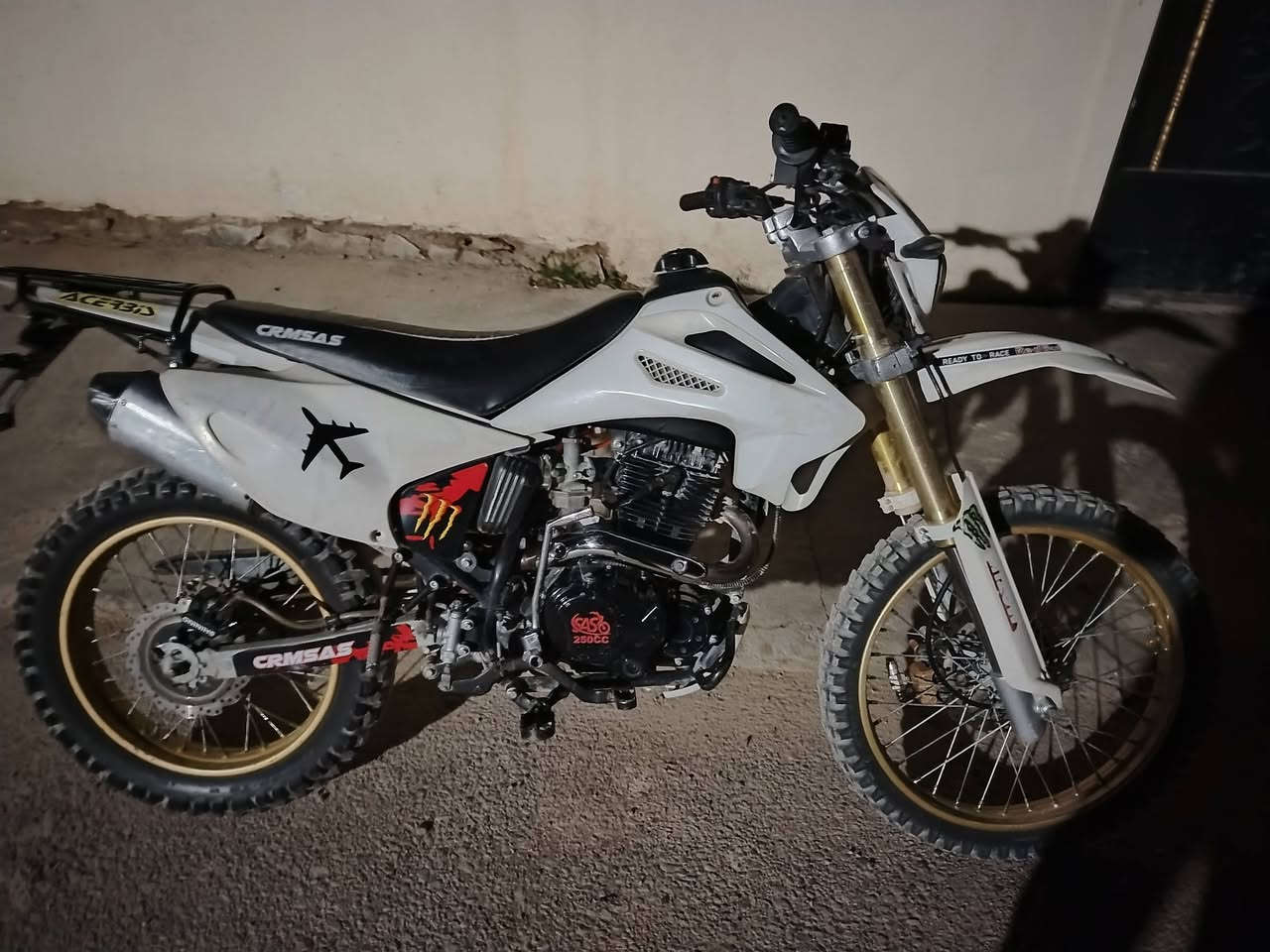 السلام عليكم
دراجه قفاز CRX محرك ٢٥٠
للبيع
السعر مليون ١٠٠ وبي مجال
دراجه كامله 
لاستفسار خاص او ***********
يرهم مراوس
